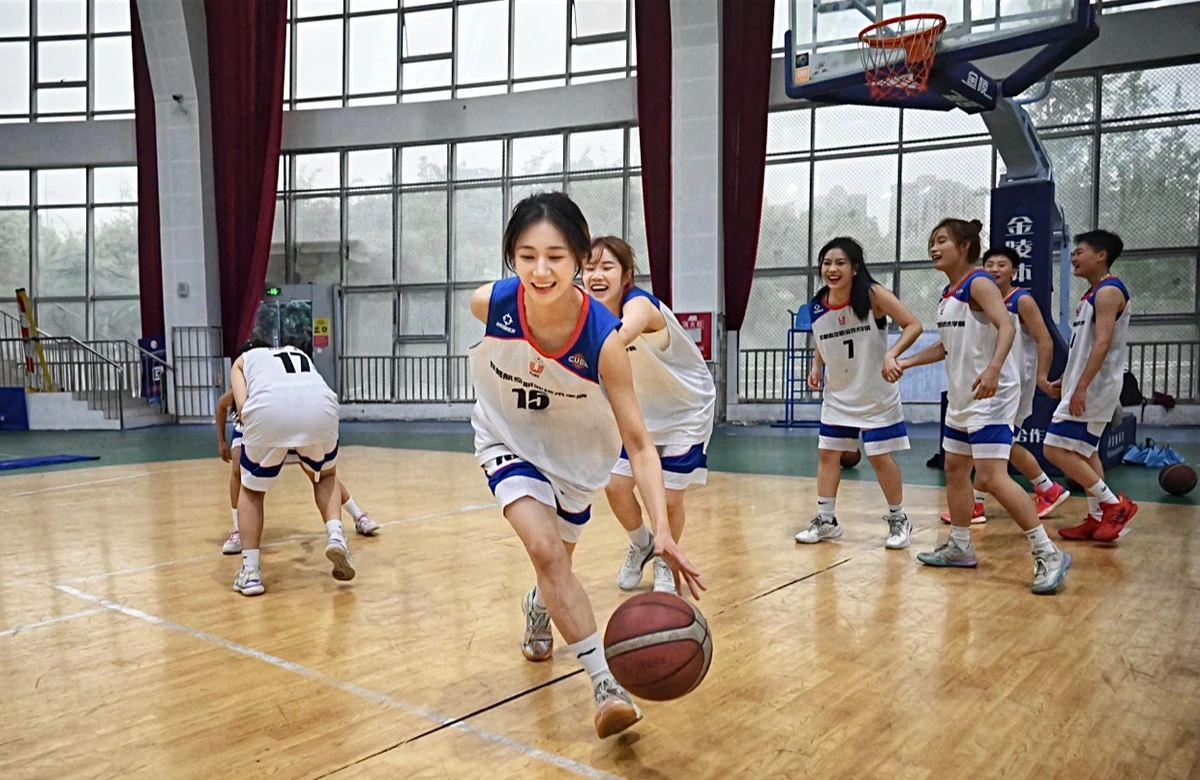 哪里有适合初学者的篮球进步课程?_1